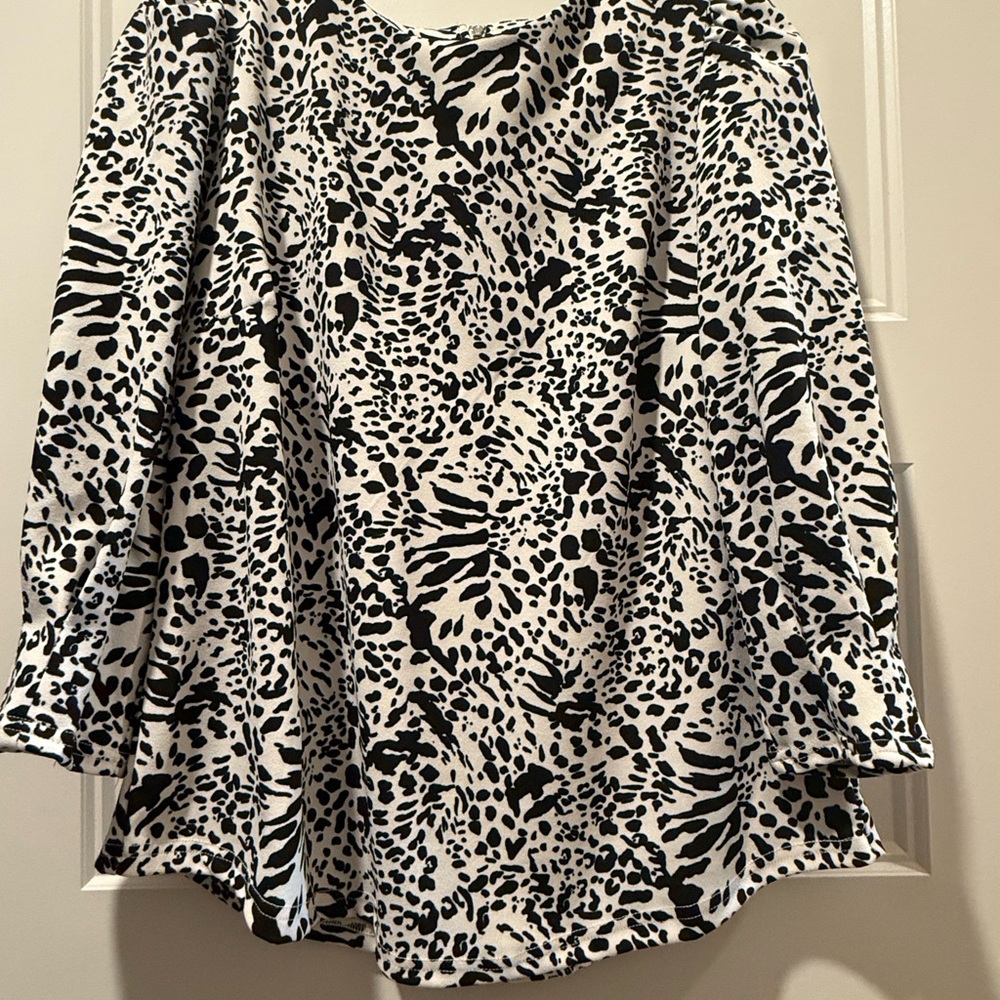 MELLODAY Black & White Animal Print Long Sleeve Blouse
